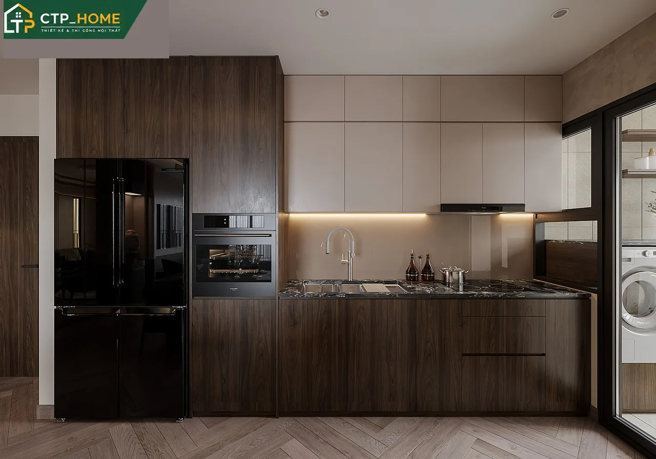 Bếp thiết kế chữ L chung cư Celesta Rise 79m2 với tủ trên – dưới cân đối, mặt đá nhân tạo và hệ hút mùi hiện đại