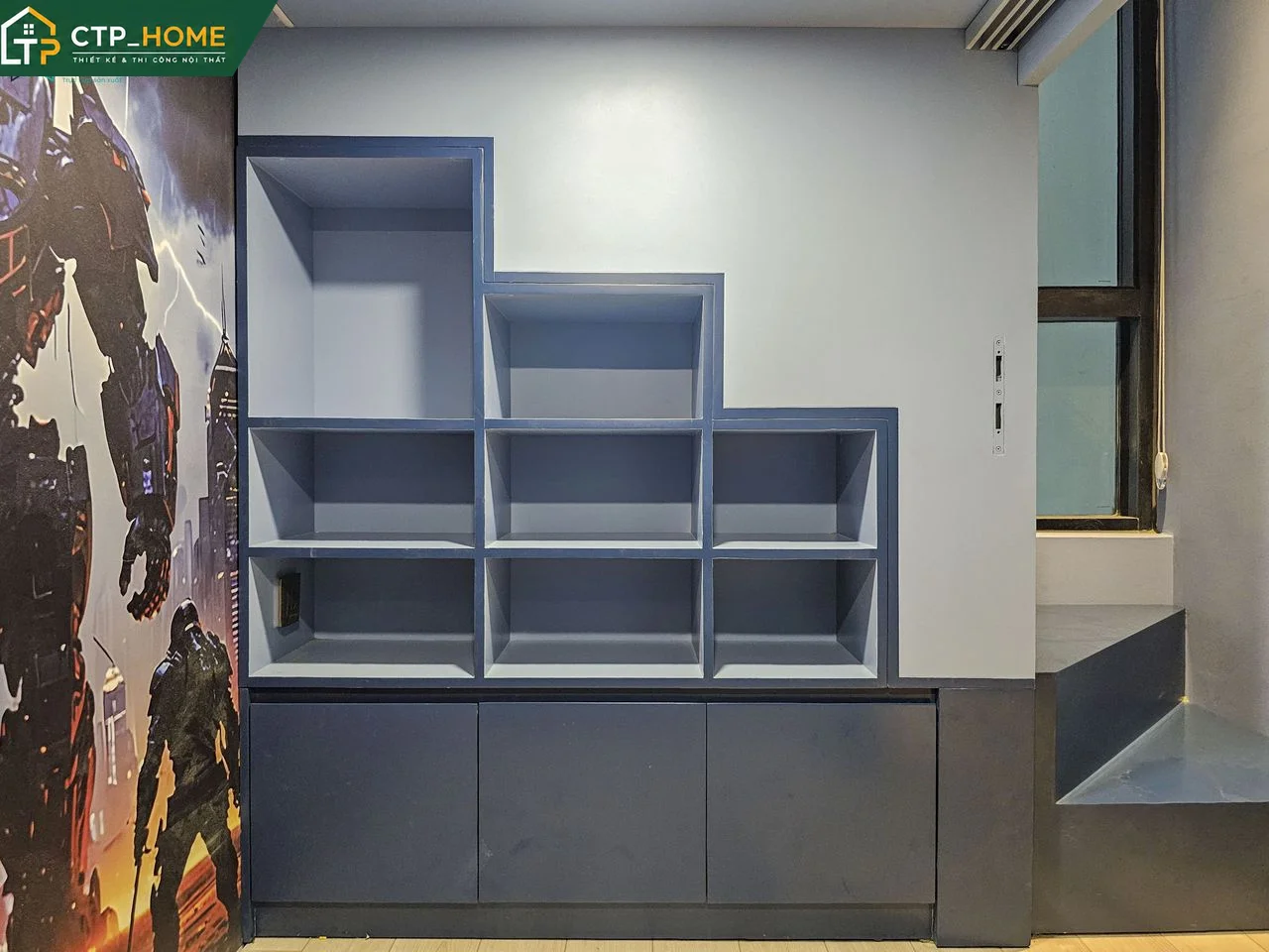 Đội ngũ kiến trúc sư và kỹ thuật viên CTP_HOME đang tư vấn trực tiếp cho khách hàng tại showroom TP.HCM về Thi công nội thất phòng trẻ em